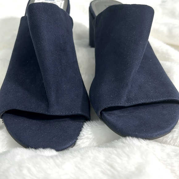 Kenneth Cole Reaction Suede Navy Heels. US SIZE 10. - Picture 4 of 5